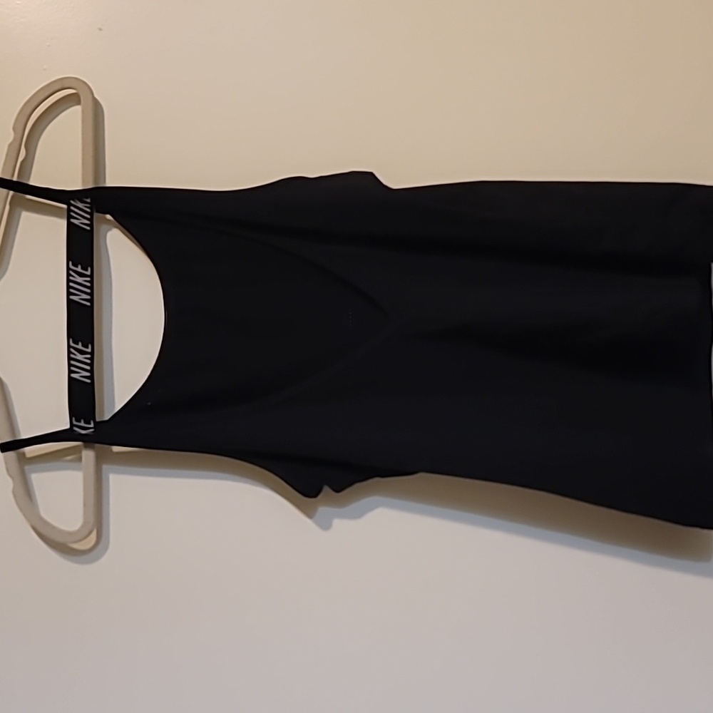 Nike Performance Tank - Picture 5 of 7